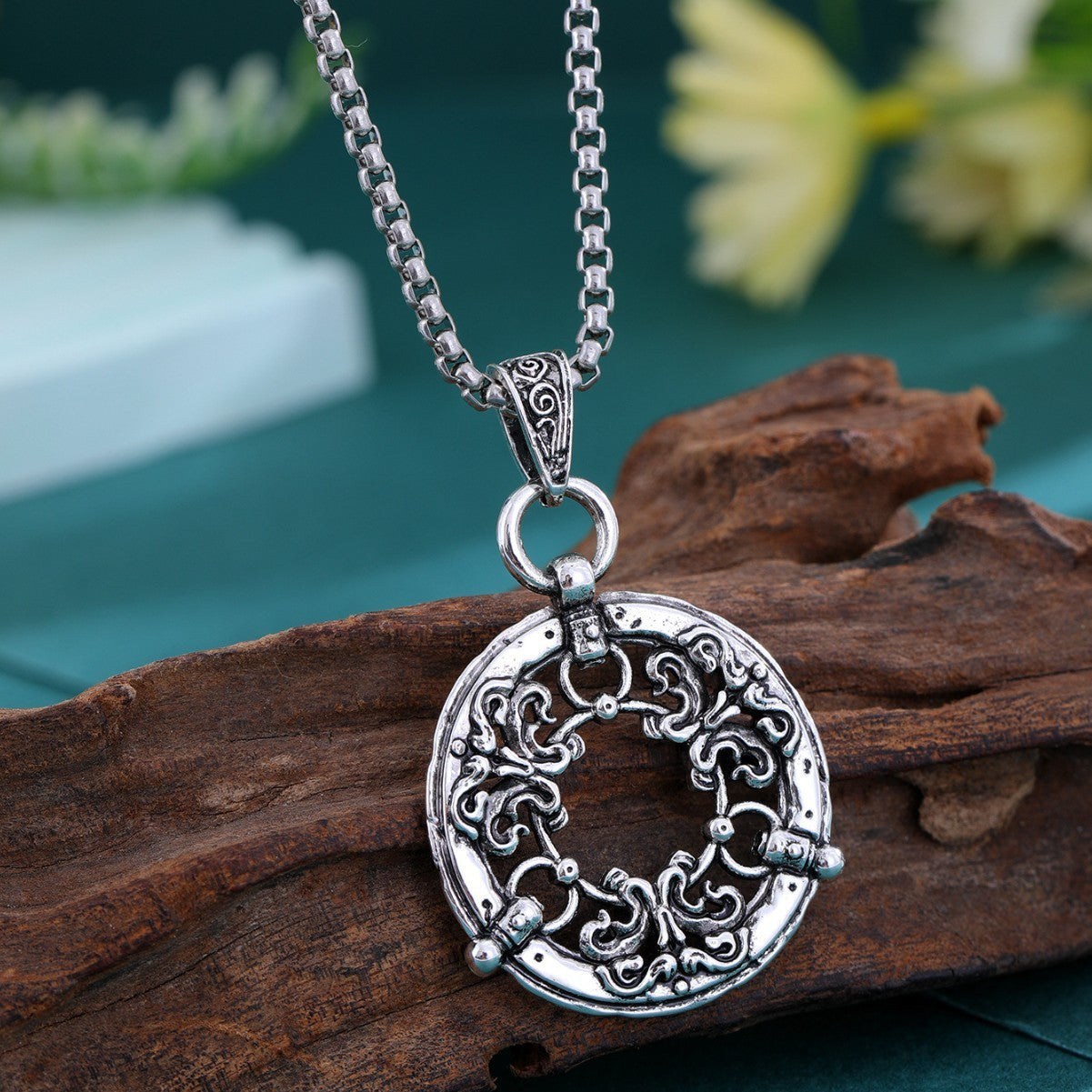 Versatile Chinese Auspicious Cloud Patterned Necklace