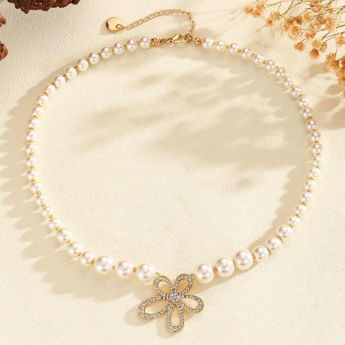 Fashionable French Romantic Flower Necklace