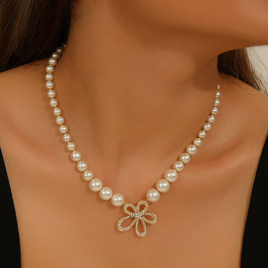 Fashionable French Romantic Flower Necklace