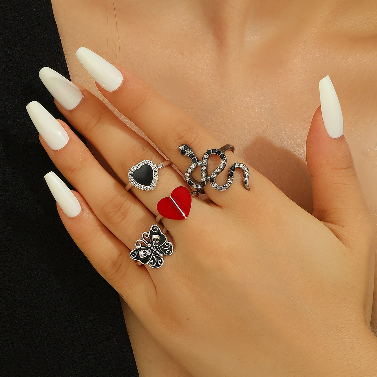 Exaggerated Gun Black Snake Set Of 4 Zircon Rings