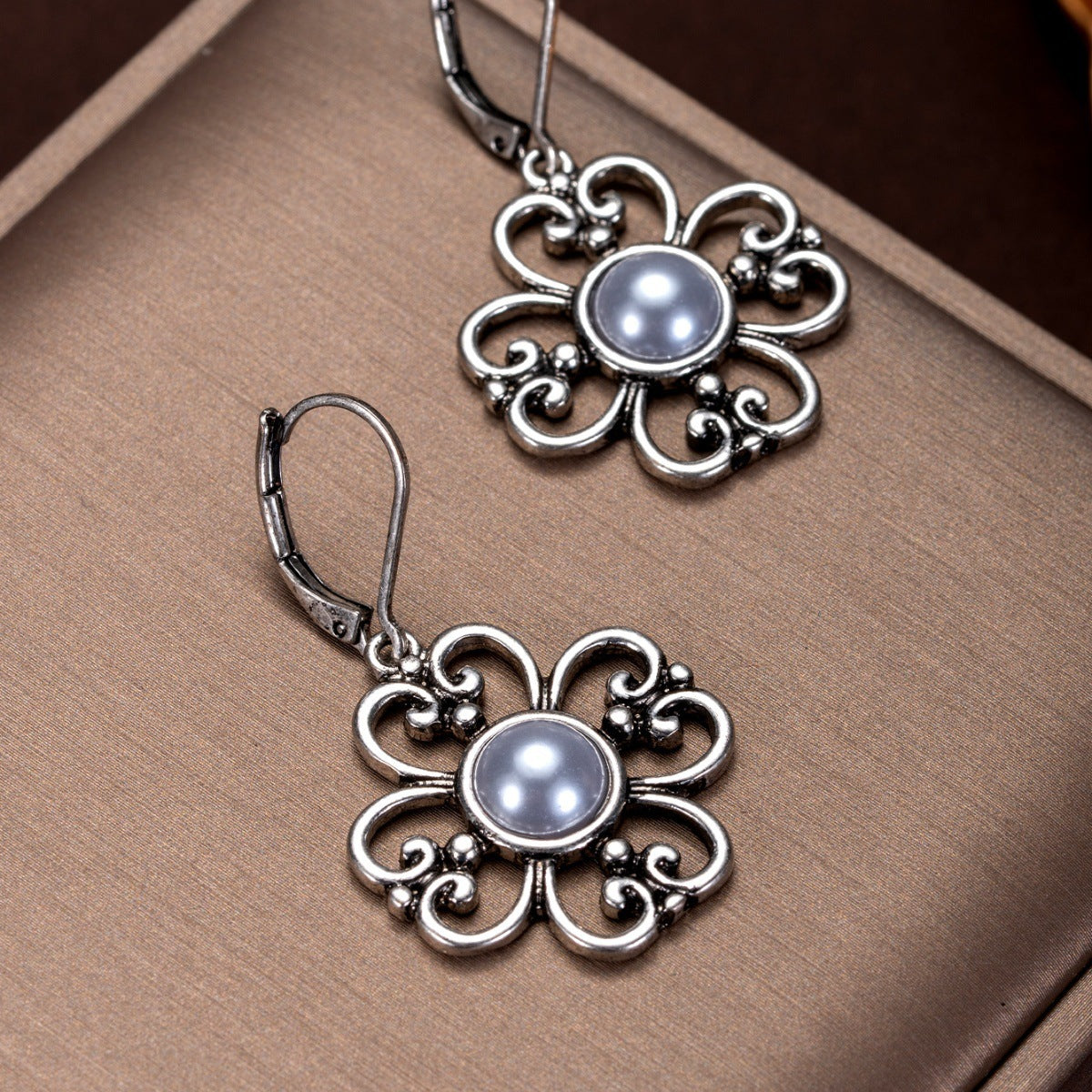 Women's Retro Retro Gold-plated Inlaid-piece Pearl Earrings