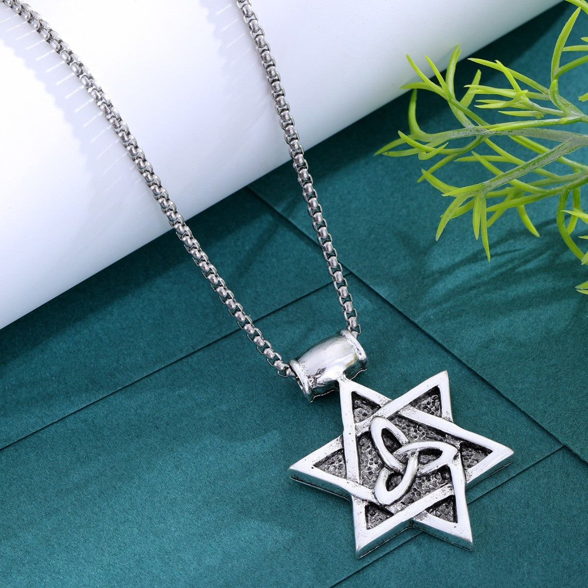 Fashionable And Personalized Six Pointed Star Pendant Collarbone Chain